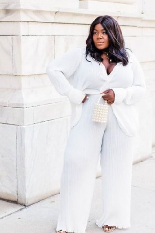 Wear a Flattering White Sets