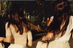 Read more about the article Emily Ratajkowski’s Medium length hairstyle