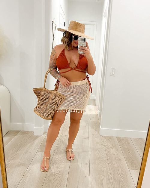 Shayna Moretti styles Beach dresses sets trends